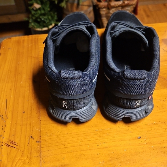 On Cloud Running Women's Black Athletic Shoes - Picture 3 of 7